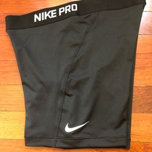 Black Nike dri-fit spandex